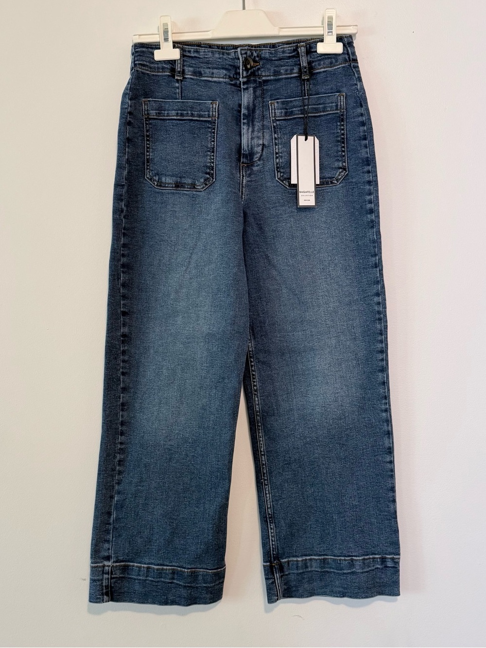 Bagatelle Wide-Leg Cropped High-Rise Jeans in Medium Blue SZ.28